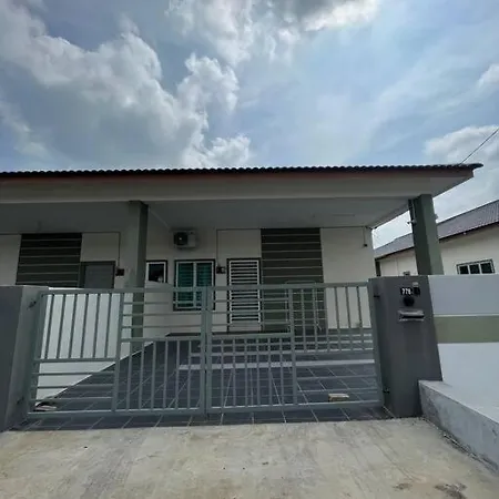 Double Seven Eight Homestay Semid At Bandar Baru Setia Awan Perdana Sitiawan Exterior photo